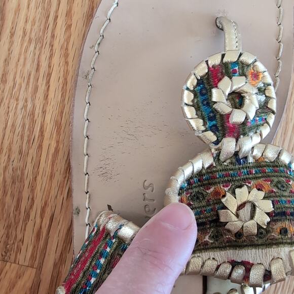 Jack Rogers Gold Navajo Tribal Print Thong Sandals Size 7 - Picture 9 of 9